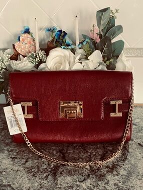 NWT Michael Kors ASTRID claret Wine, genuine Leather XL Clutch/gold chain strap